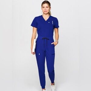 Fabletics scrub set